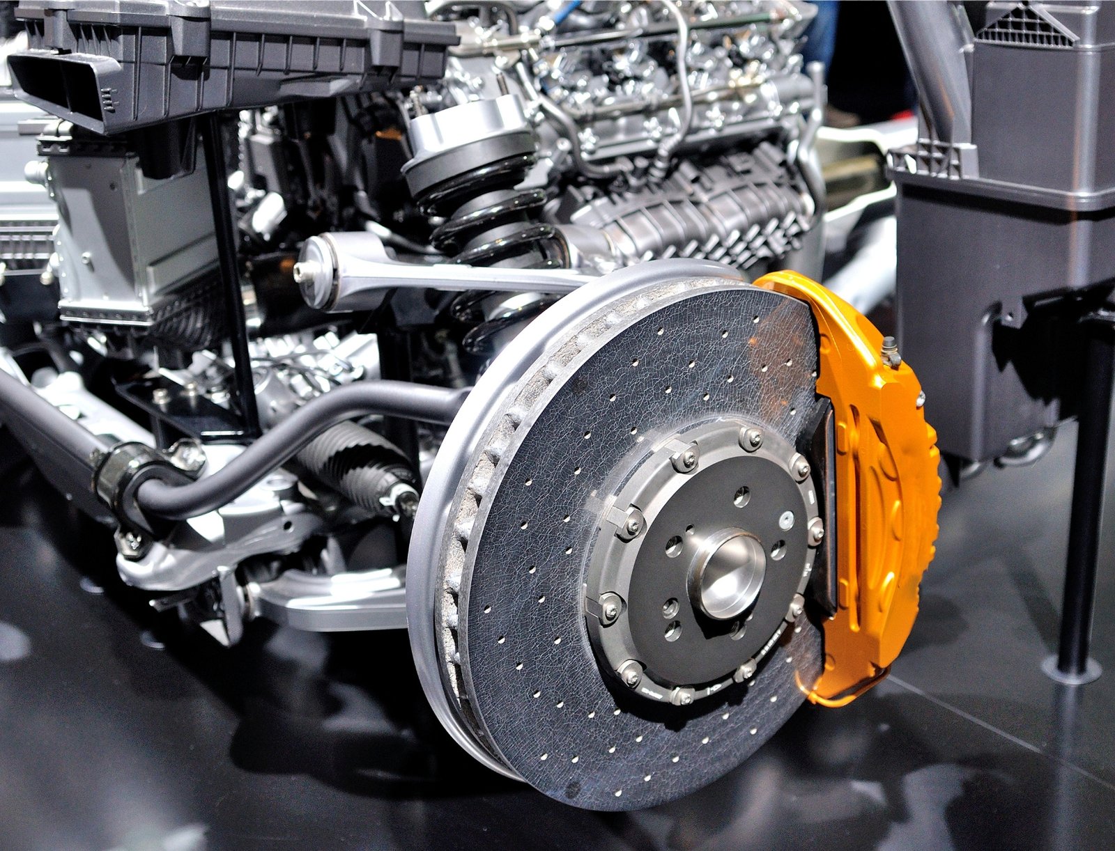 Brake Caliper Material Selection: Aluminum, Iron, or Other Materials